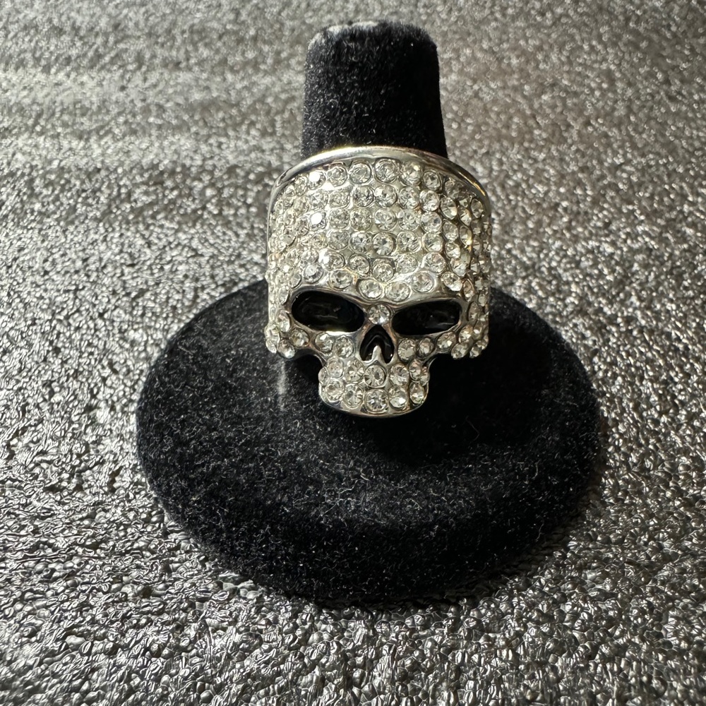 Ring Skull NWOT sz7
